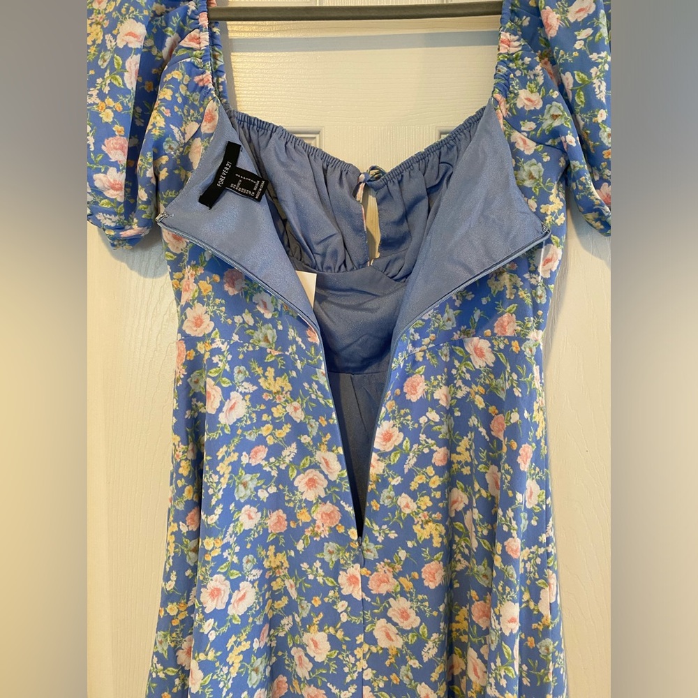 NWT Forever 21 Milkmaid Cottage core Blue Floral midi dress size small - Picture 8 of 16